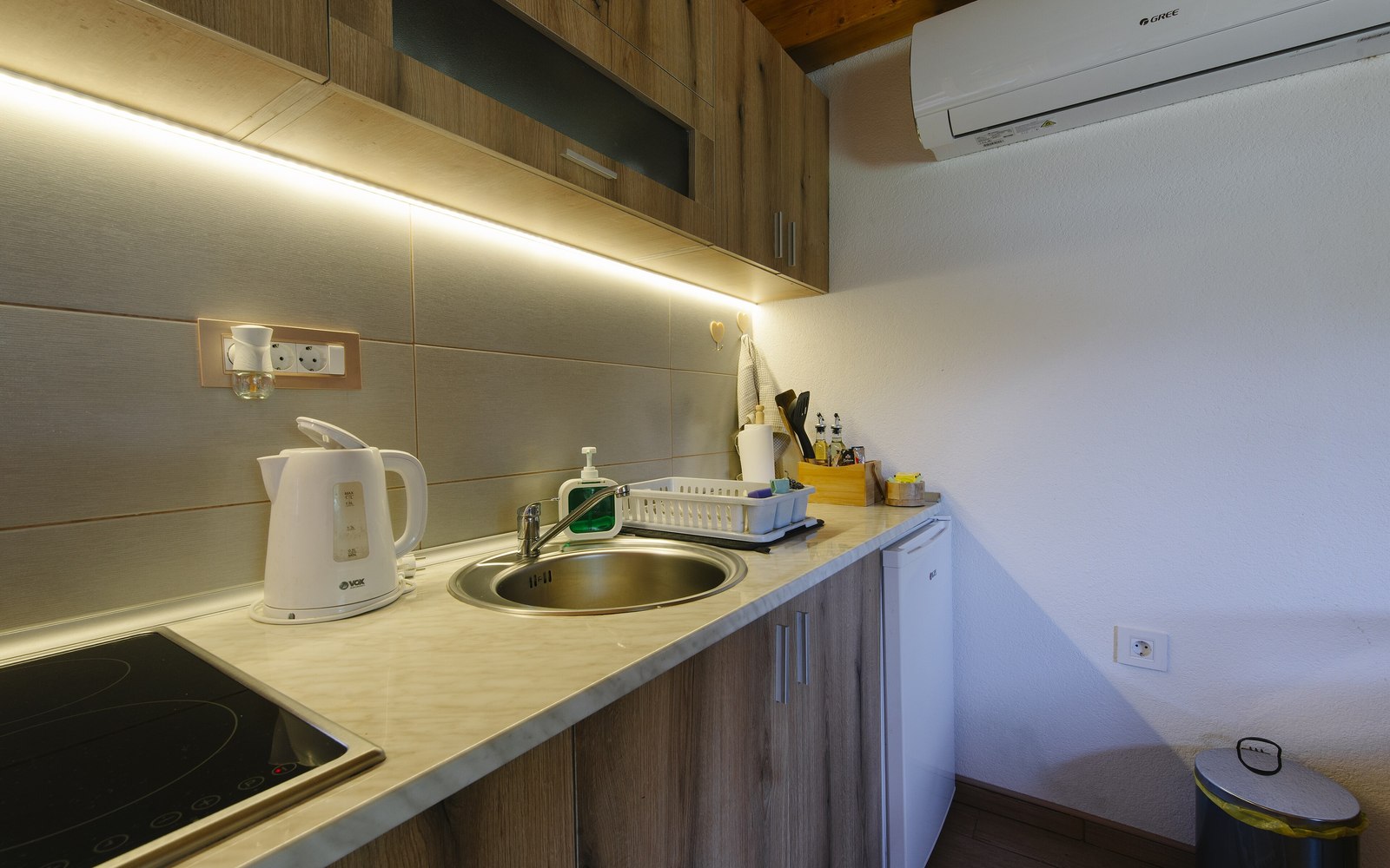 Guide card for A Better-Looking Smart Kitchen: Lighting, Plugs, and Small Appliances
